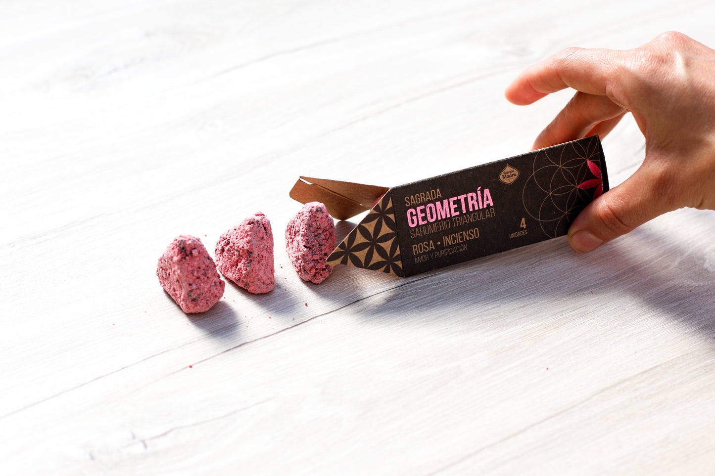 Incienso Triangular de Rosas y Olíbano